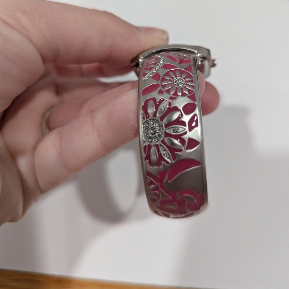 Accutime Silver & Pink Women's Watch - Picture 5 of 11